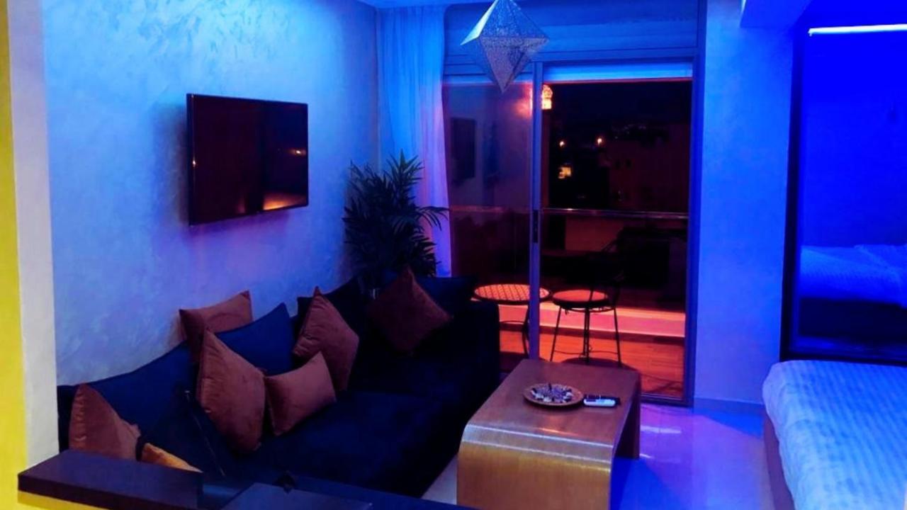Bleu Host Asilah Apartment ภายนอก รูปภาพ