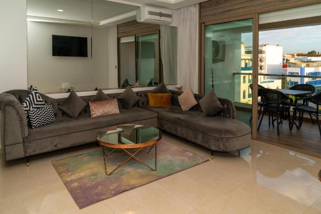 Bleu Host Asilah Apartment ภายนอก รูปภาพ